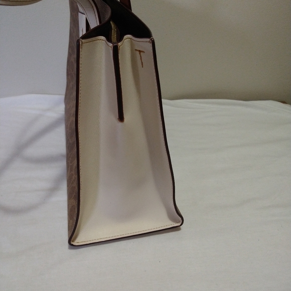 Sold**Charlie Carry All Signature "C" Tote Bag - Picture 15 of 16